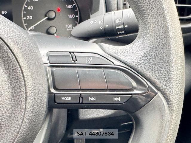Toyota YARIS 2021-07 7809245-13