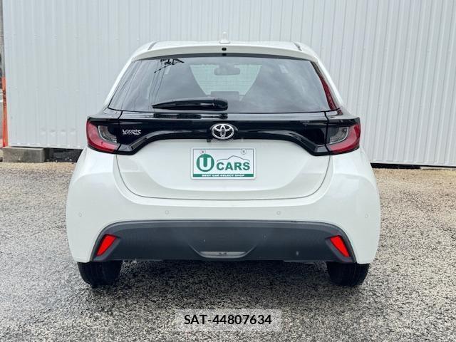 Toyota YARIS 2021-07 7809245-6