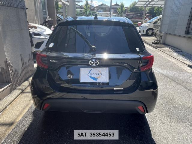 Toyota YARIS 2021-08 7809563-2