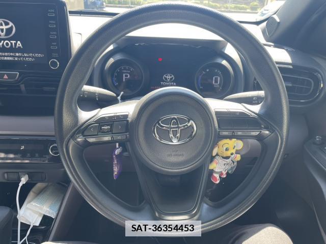 Toyota YARIS 2021-08 7809563-5
