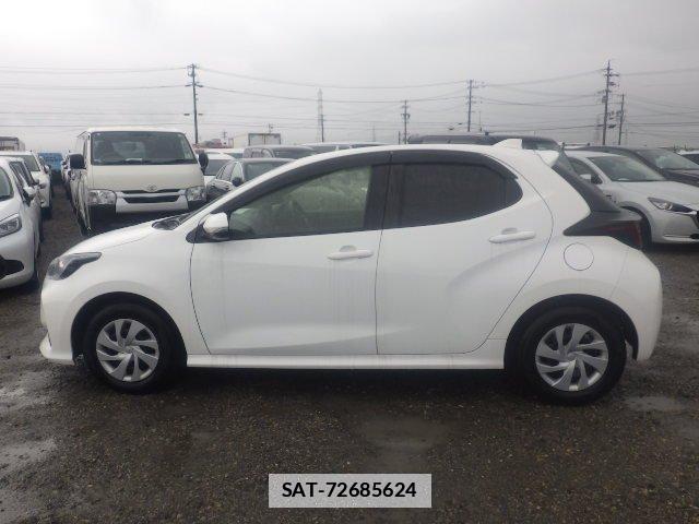 Toyota YARIS 2021-04 7810271-12