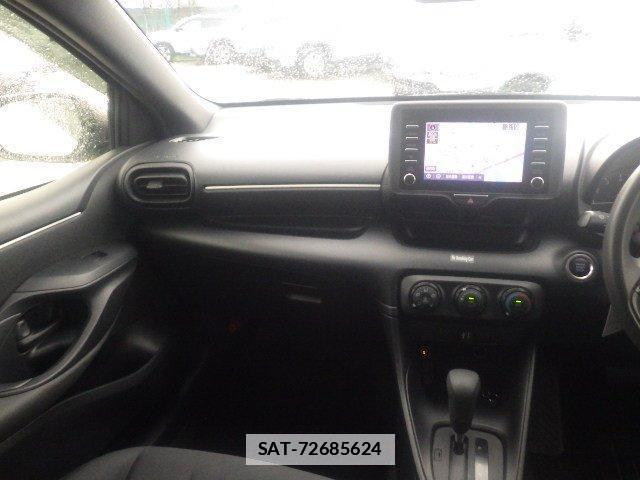 Toyota YARIS 2021-04 7810271-16