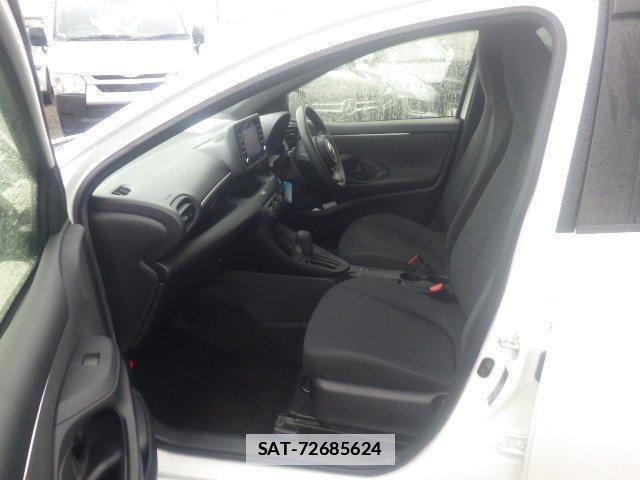 Toyota YARIS 2021-04 7810271-5