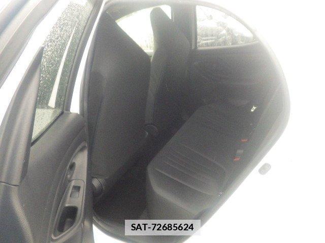 Toyota YARIS 2021-04 7810271-6