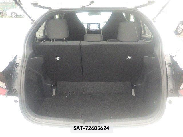 Toyota YARIS 2021-04 7810271-7