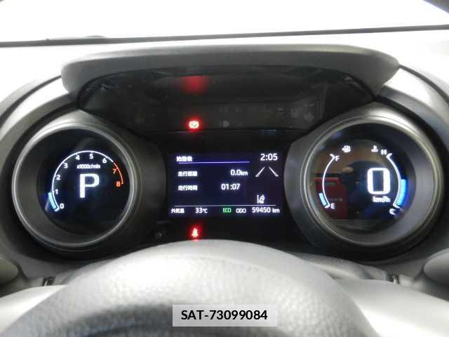 Toyota YARIS 2021-05 7810857-13