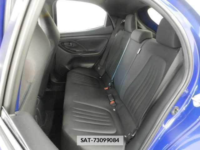 Toyota YARIS 2021-05 7810857-17