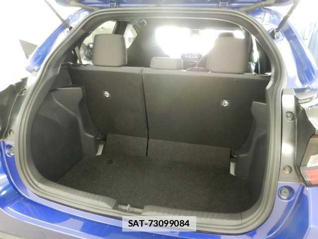Toyota YARIS 2021-05 7810857-18