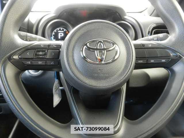 Toyota YARIS 2021-05 7810857-7