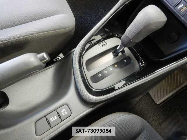 Toyota YARIS 2021-05 7810857-9