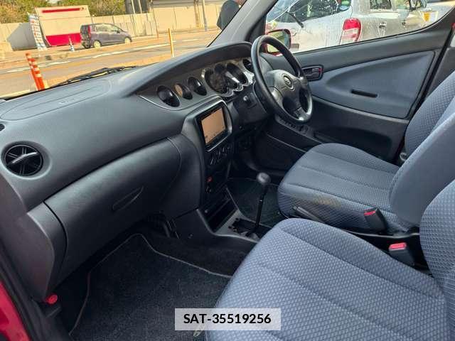Daihatsu YRV 2002-12 7808453-10