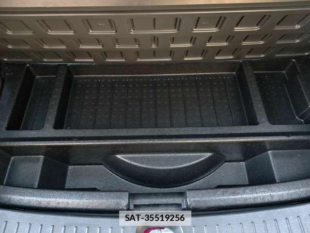 Daihatsu YRV 2002-12 7808453-15