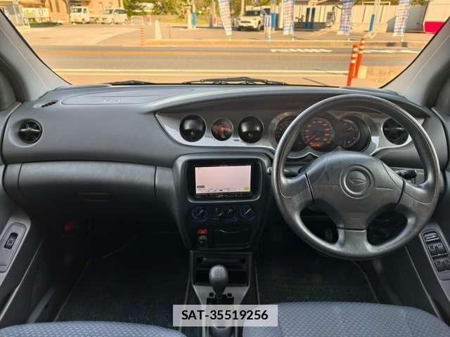 Daihatsu YRV 2002-12 7808453-8