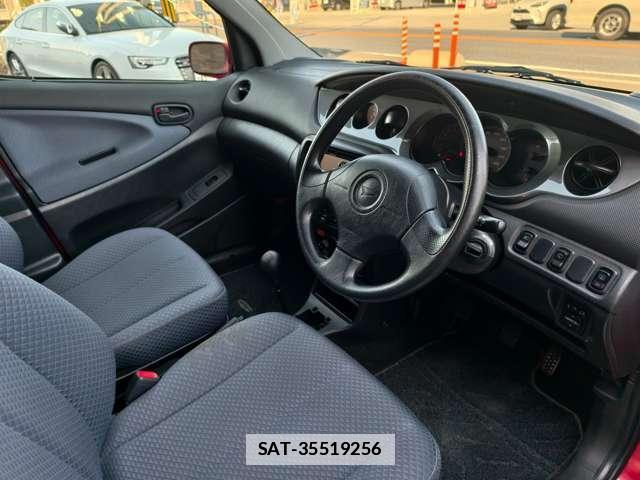 Daihatsu YRV 2002-12 7808453-9
