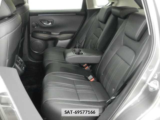 Honda ZR-V 2023-08 7810888-17