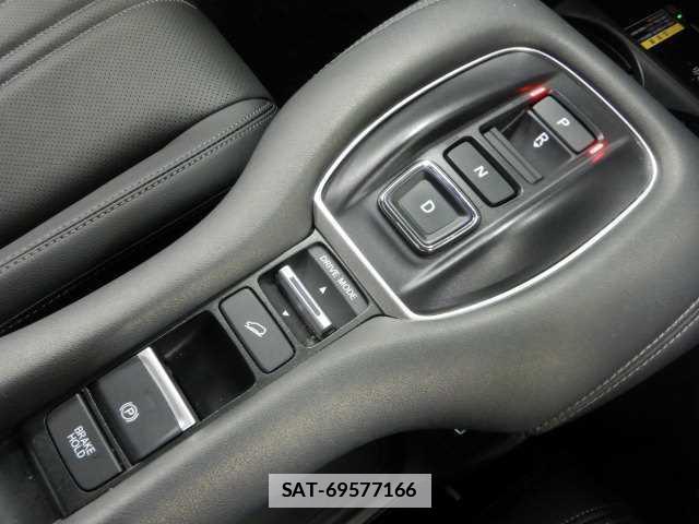 Honda ZR-V 2023-08 7810888-5