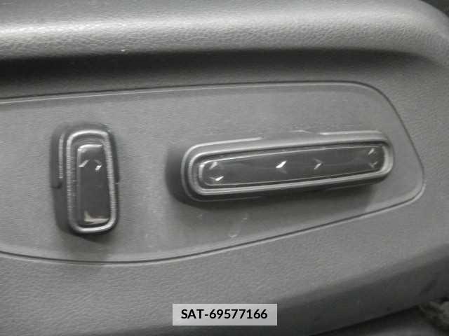 Honda ZR-V 2023-08 7810888-9