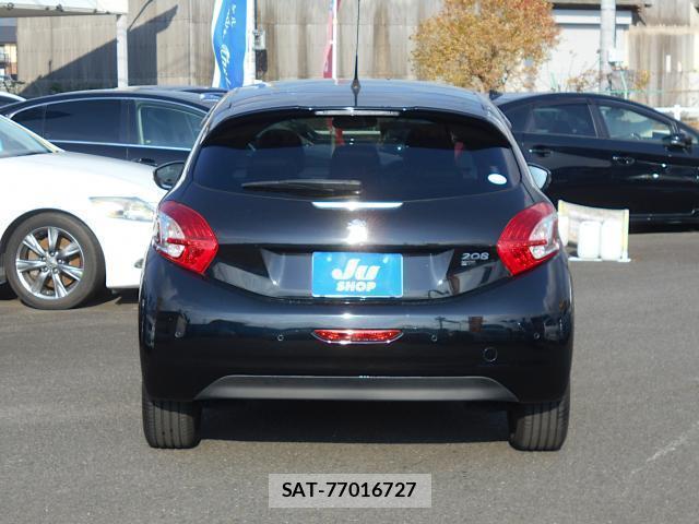 Peugeot 208 2014-02 7812041-1