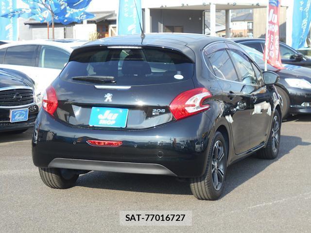 Peugeot 208 2014-02 7812041-13