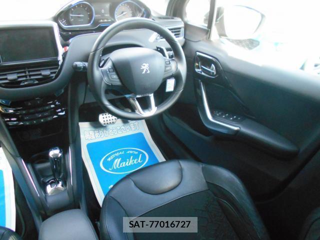 Peugeot 208 2014-02 7812041-15