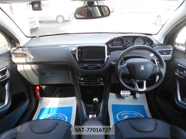 Peugeot 208 2014-02 7812041-2