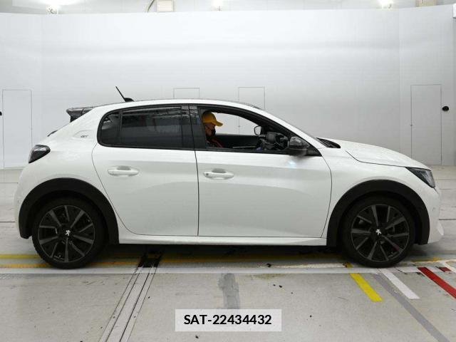Peugeot 208 2021-12 7815038-12