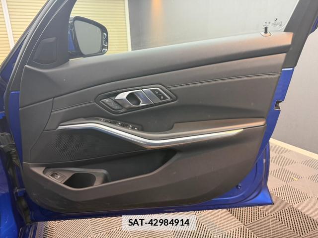 Bmw 3 SERIES 2019-04 7816872-12