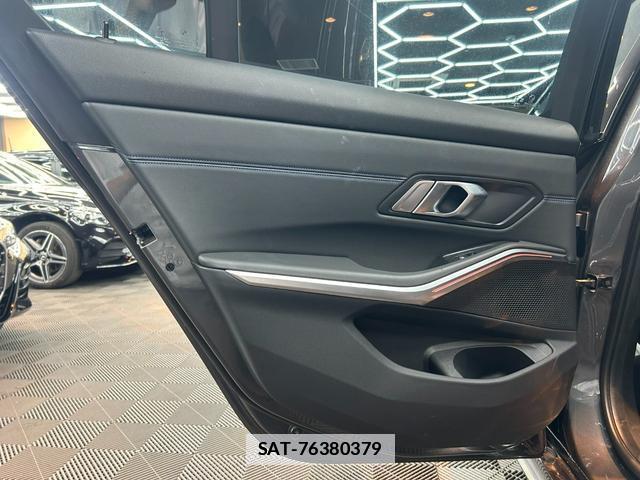 Bmw 3 SERIES 2019-06 7816917-1