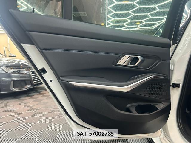 Bmw 3 SERIES 2023-03 7816931-13