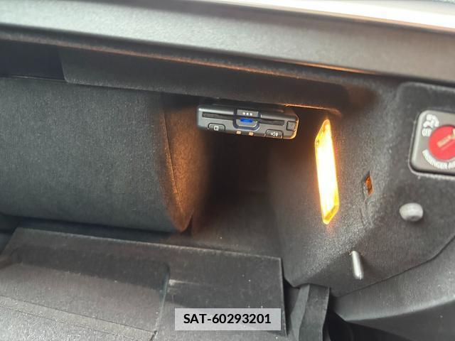 Peugeot 3008 2019-03 7811850-15