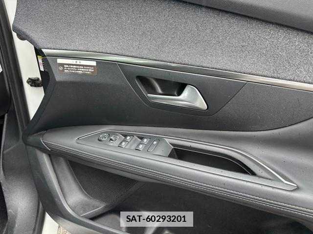 Peugeot 3008 2019-03 7811850-17