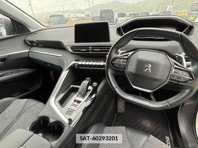 Peugeot 3008 2019-03 7811850-2