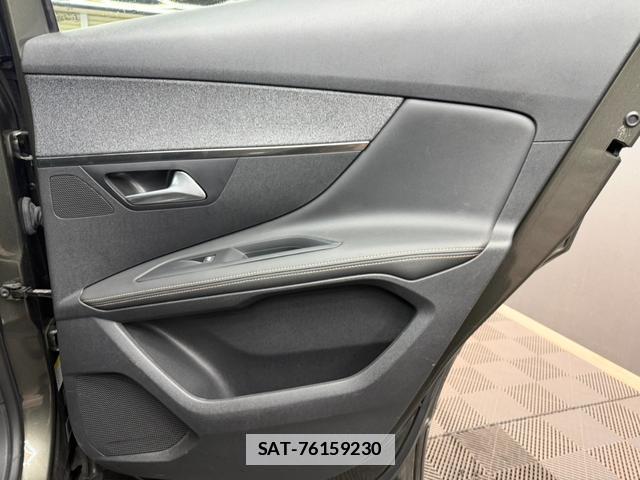 Peugeot 3008 2020-03 7816887-2
