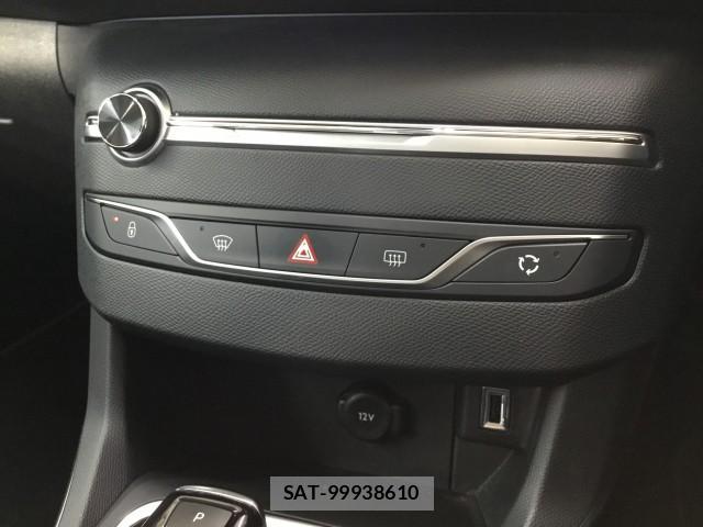 Peugeot 308 2021-06 7817853-14