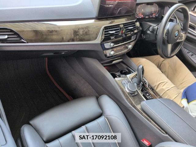 Bmw 5 SERIES 2021-06 7811687-2