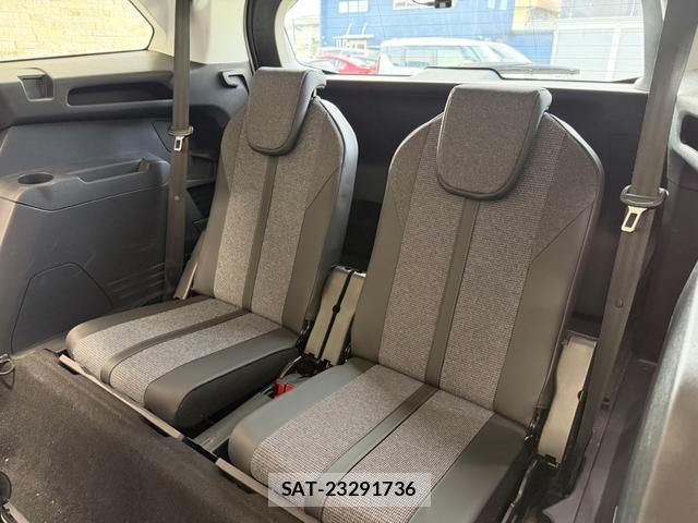 Peugeot 5008 2017-10 7818946-12