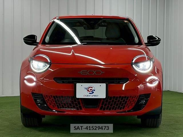 Fiat 600 Hybrid 2025-06 7823219-12