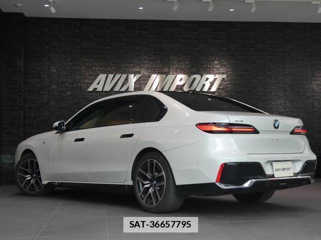 Bmw 7 SERIES 2023-03 7813598-1