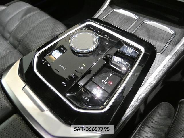 Bmw 7 SERIES 2023-03 7813598-13