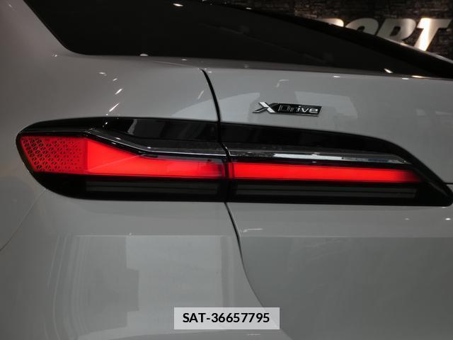 Bmw 7 SERIES 2023-03 7813598-3