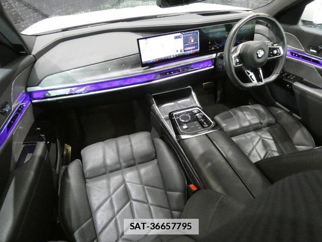 Bmw 7 SERIES 2023-03 7813598-7