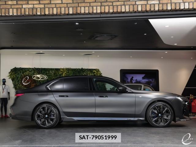 Bmw 7 SERIES 2025-06 7814783-9