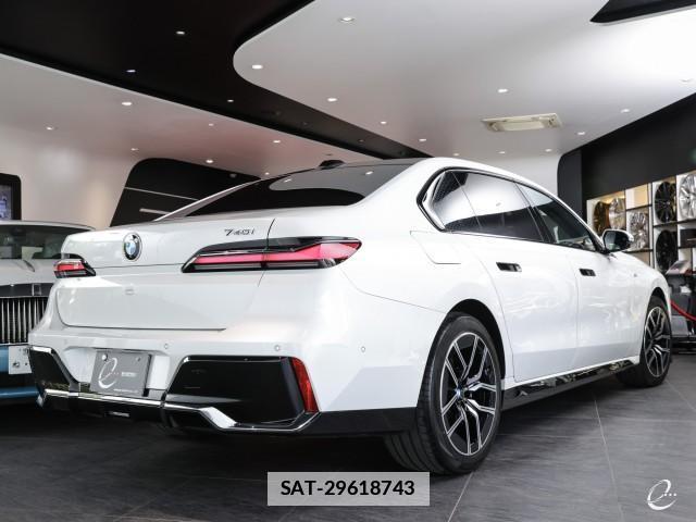 Bmw 7 SERIES 2023-11 7814785-1