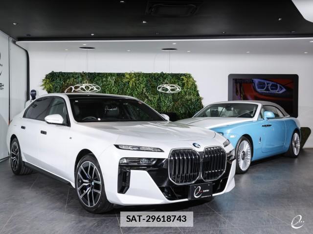 Bmw 7 SERIES 2023-11 7814785-9
