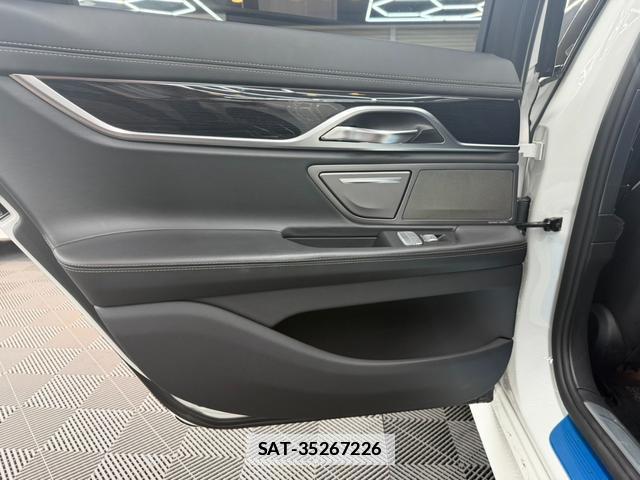 Bmw 7 SERIES 2016-01 7816886-12