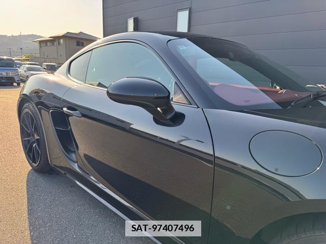 Porsche 718 Cayman 2021-05 7816777-11