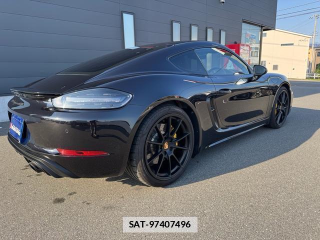 Porsche 718 Cayman 2021-05 7816777-15