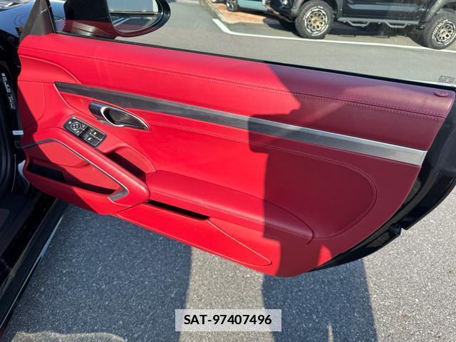 Porsche 718 Cayman 2021-05 7816777-17