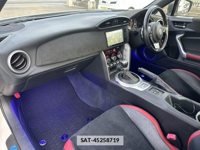 Toyota 86 2020-07 7818487-17