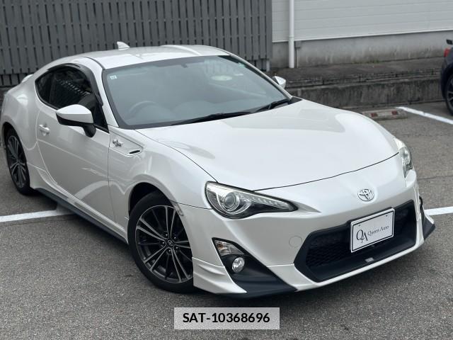 Toyota 86 2013-12 7818489-19